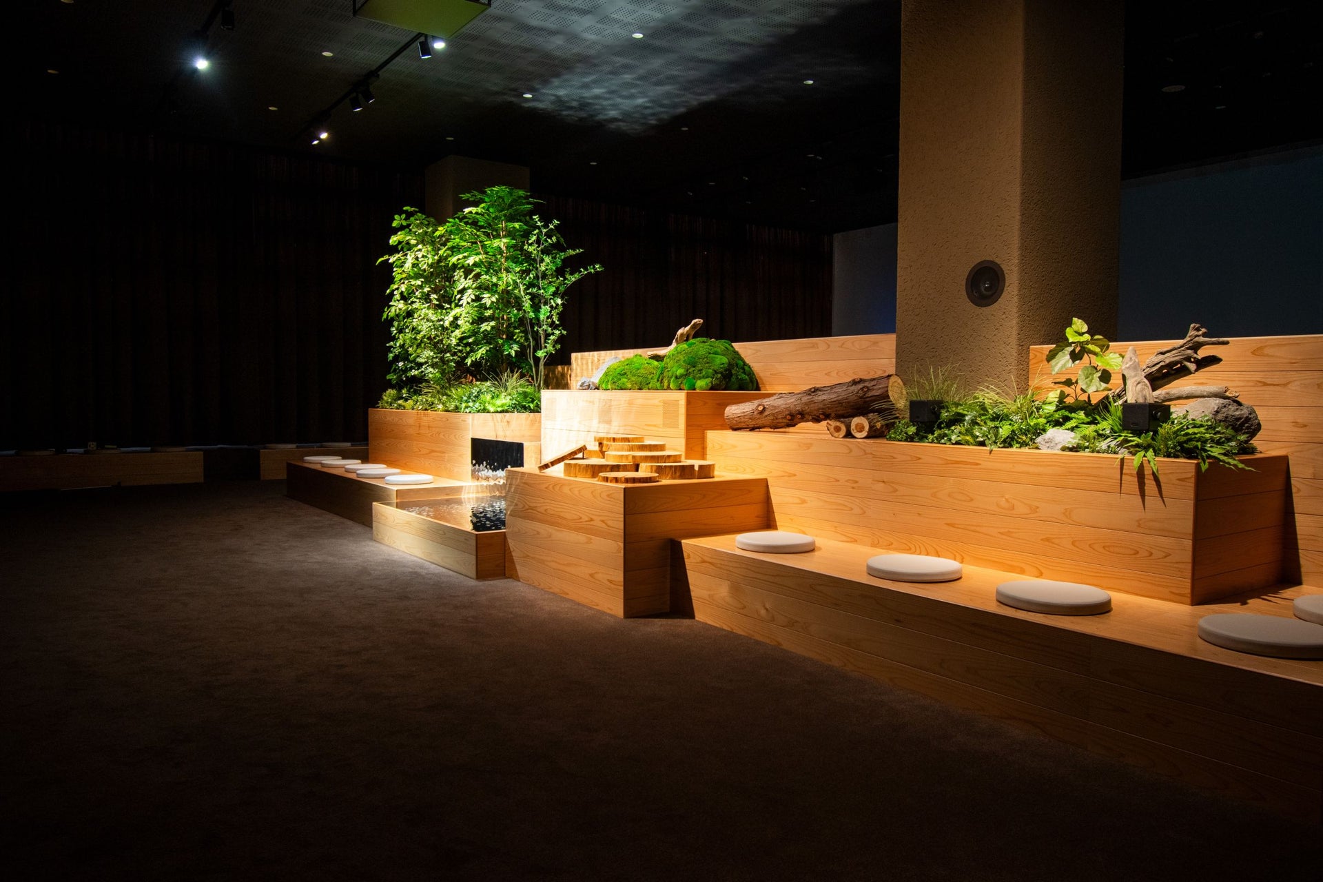 サントリー〈天然水のビール工場〉東京・武蔵野　シアターホール、貯酒タンクエリア　リニューアル2